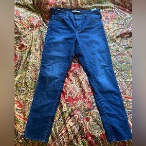 Levi’s 720 High Rise Super Skinny Jeans, Size 29